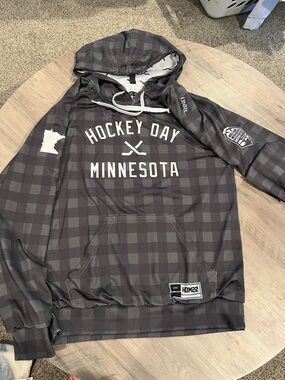 UNRL Kids' Hockey Day Minnesota Black Plaid Hoodie